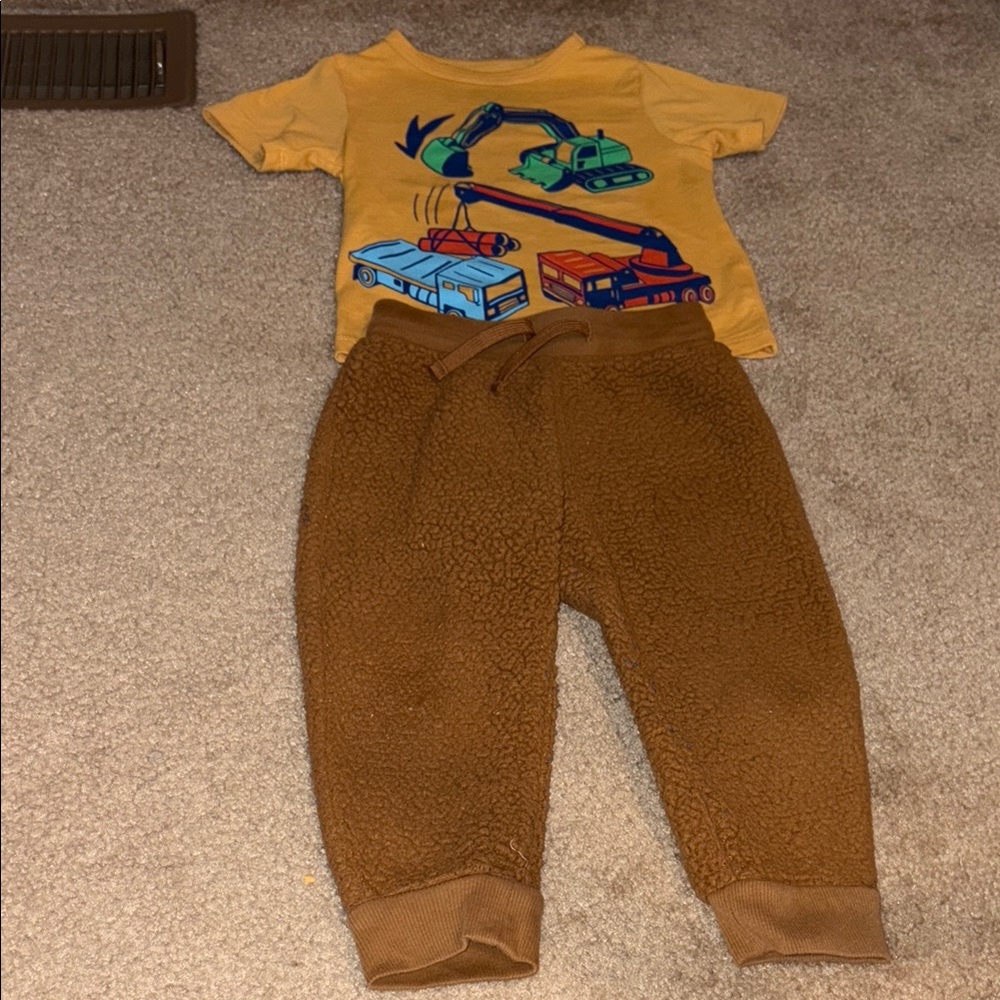 Carter's  Matching Set